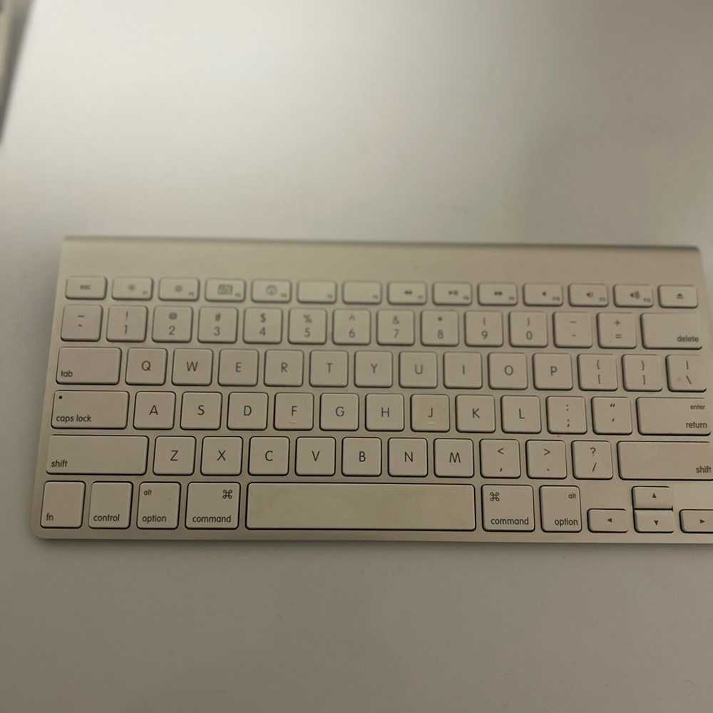 Apple Wireless Keyboard - White